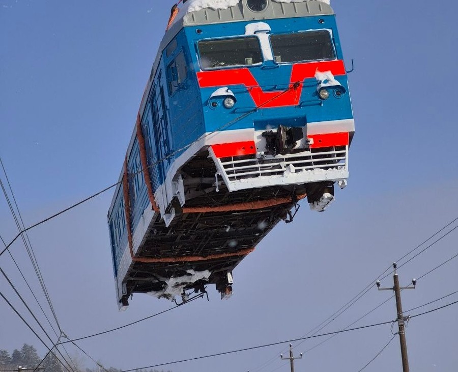 электричка летит