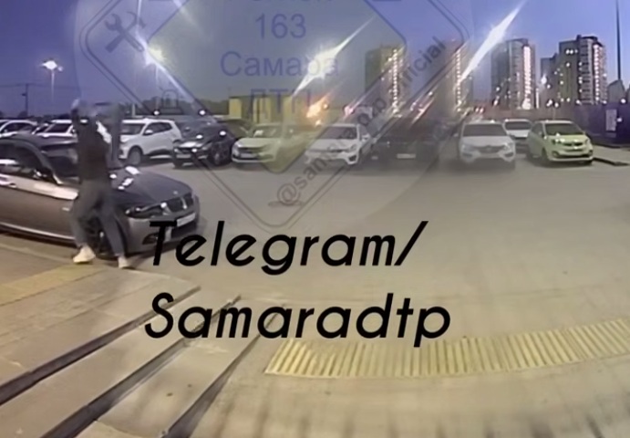 самокатом разбила авто