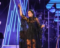 Певица Слава после скандалов зажигает в кампании красавчика на Мальдивцах