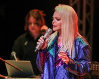 В Петербурге люди ушли с фестиваля джаза после выхода Ларисы Долиной