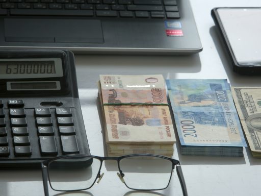 калькулятор и деньги