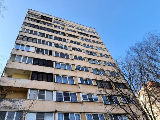 Многоэтажный дом