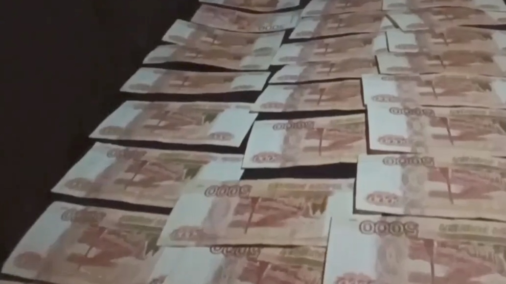 В Новгородской области взяли взяточника из столовой