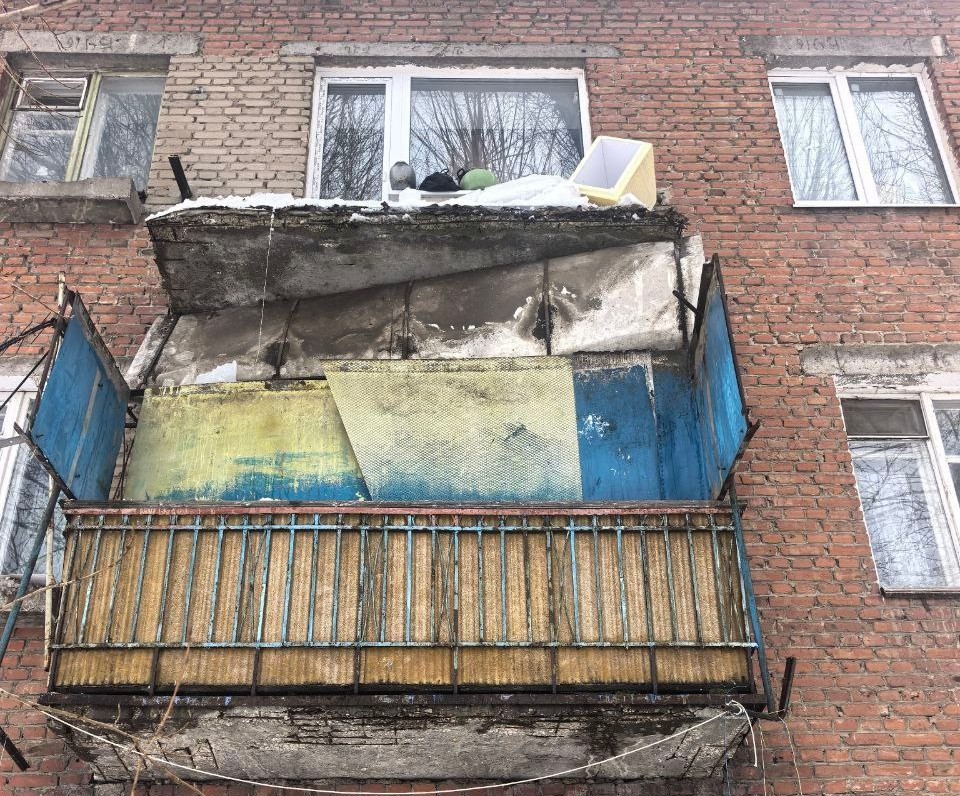 балкон упал