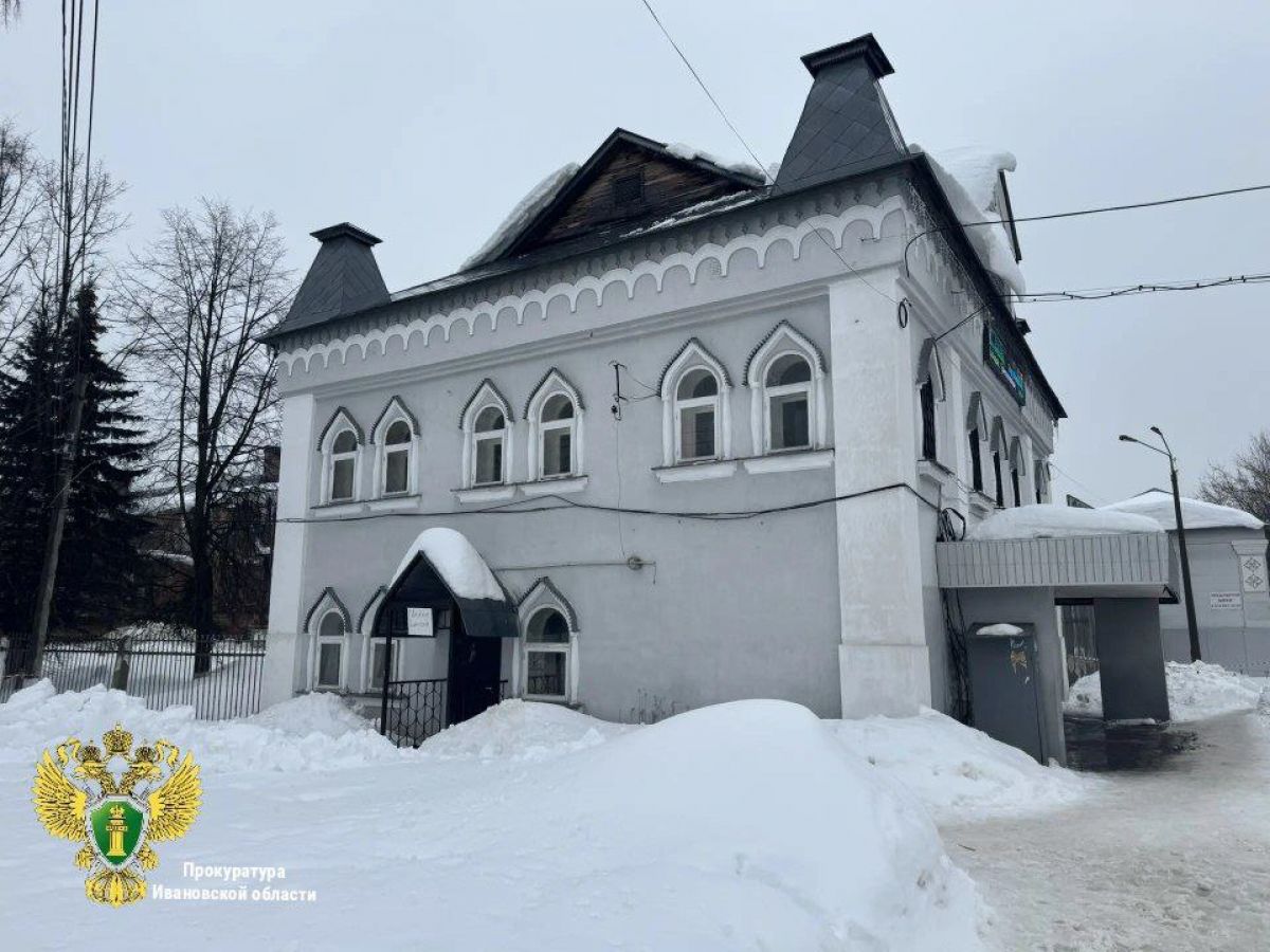 В Фурманове снег с крыши рухнул на девятилетнего мальчика