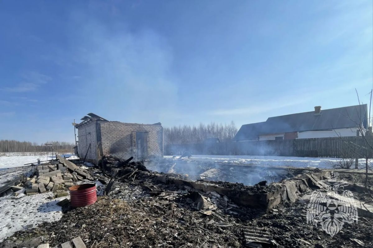 В Ивановском районе огонь полностью уничтожил частный дом