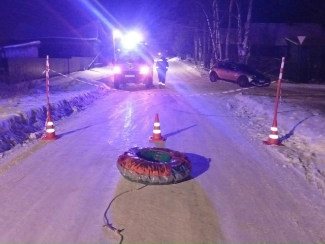 В Новгородской области малолетнюю девочку делят прабабушка и чиновник