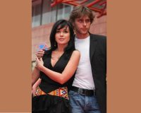 Петр Чернышов с дочкой пришел на могилу Завортнюк в день ее юбилея