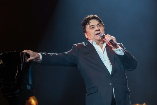 Певец Александр Серов не пришел на день рождения любимой дочери