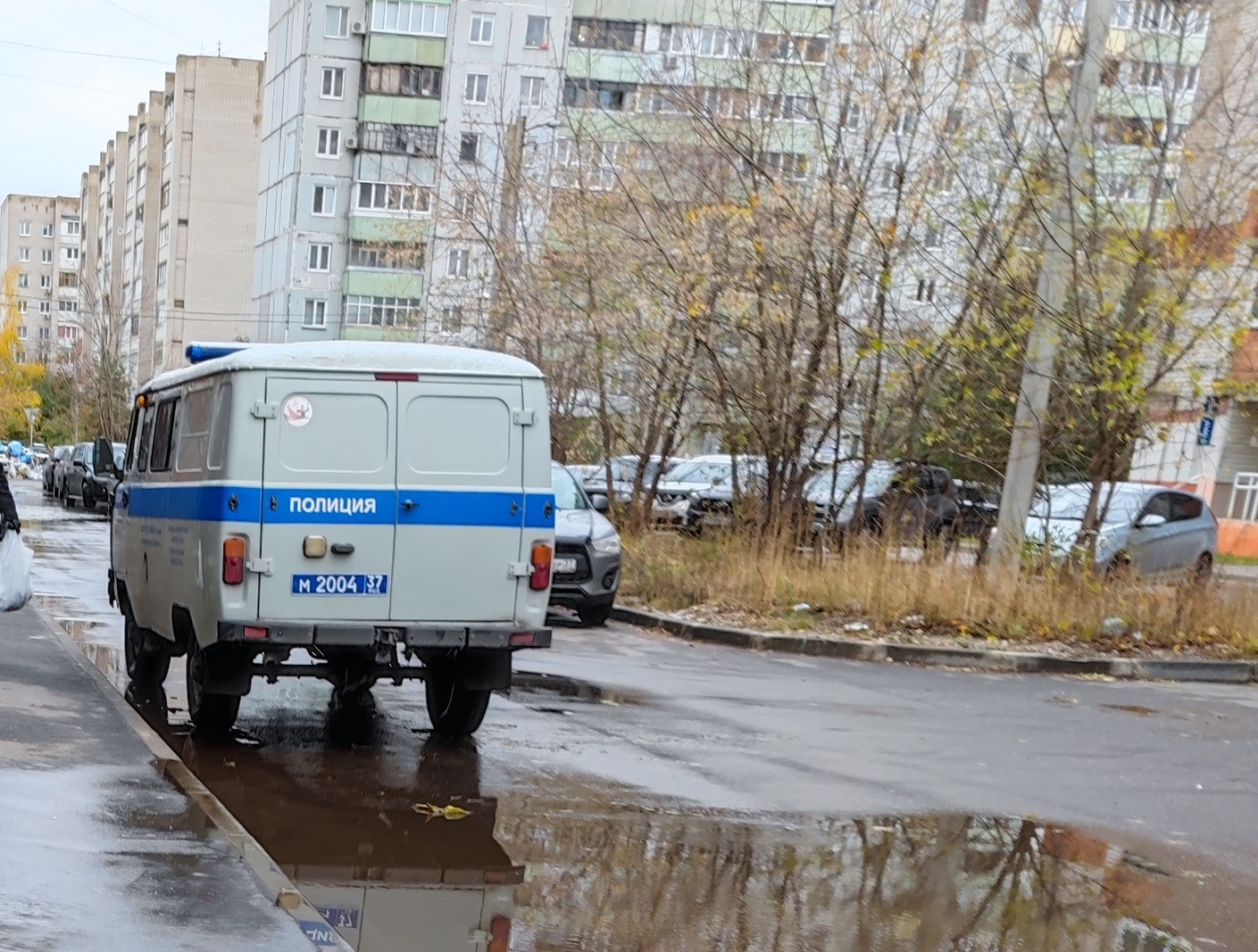 В Южском районе пенсионер набросился на жену с угрозами