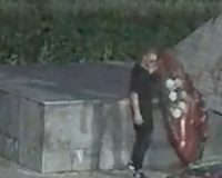 В Старой Руссе будут судить уроженца Украины Афонина, сжегшего венки в Вечном огне