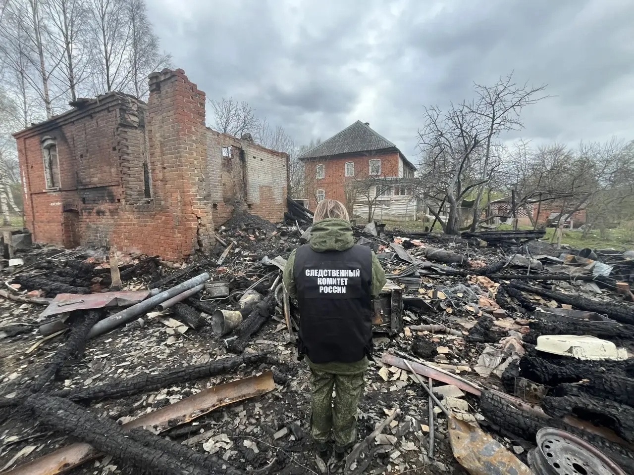 В Демянском районе при пожаре в дачном доме погибла восьмидесятипятилетняя женщина