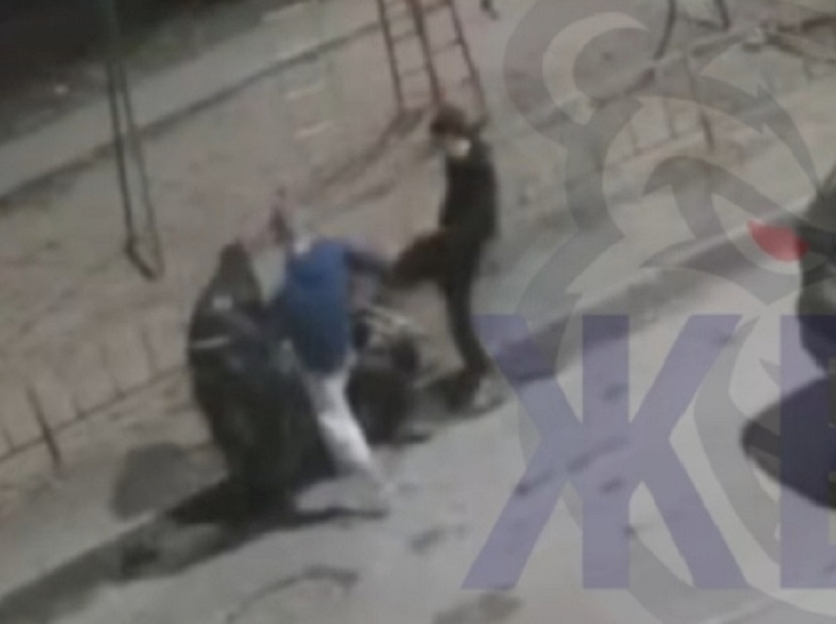 В Ярославле подростки избили мужчину.