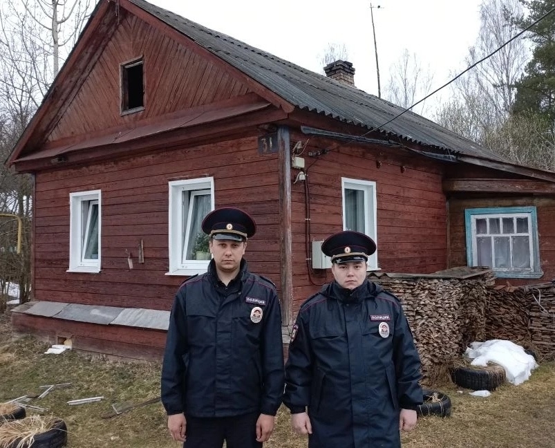 Полицейские спасли дом от пожара в Ивановской области