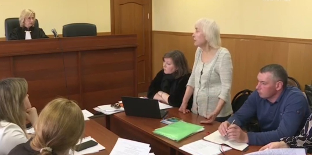 Суд согласился, что установление опеки над осиротевшей девочкой семьёй главы Солецкого округа – правильное решение