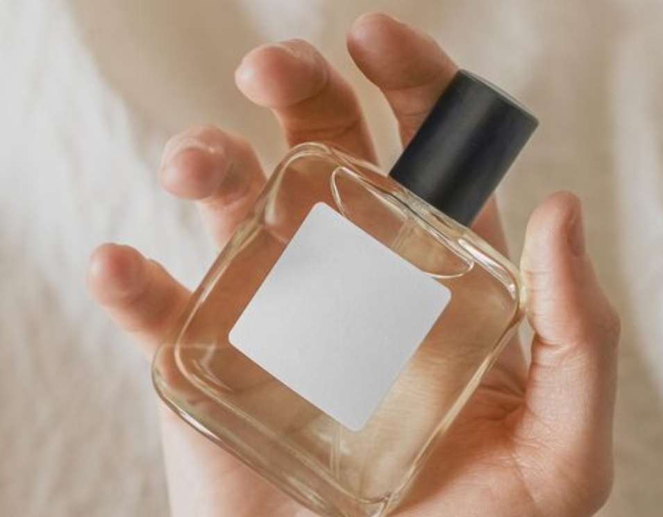 Пензятке не удержалась и украла элитный парфюм, о котором мечтала