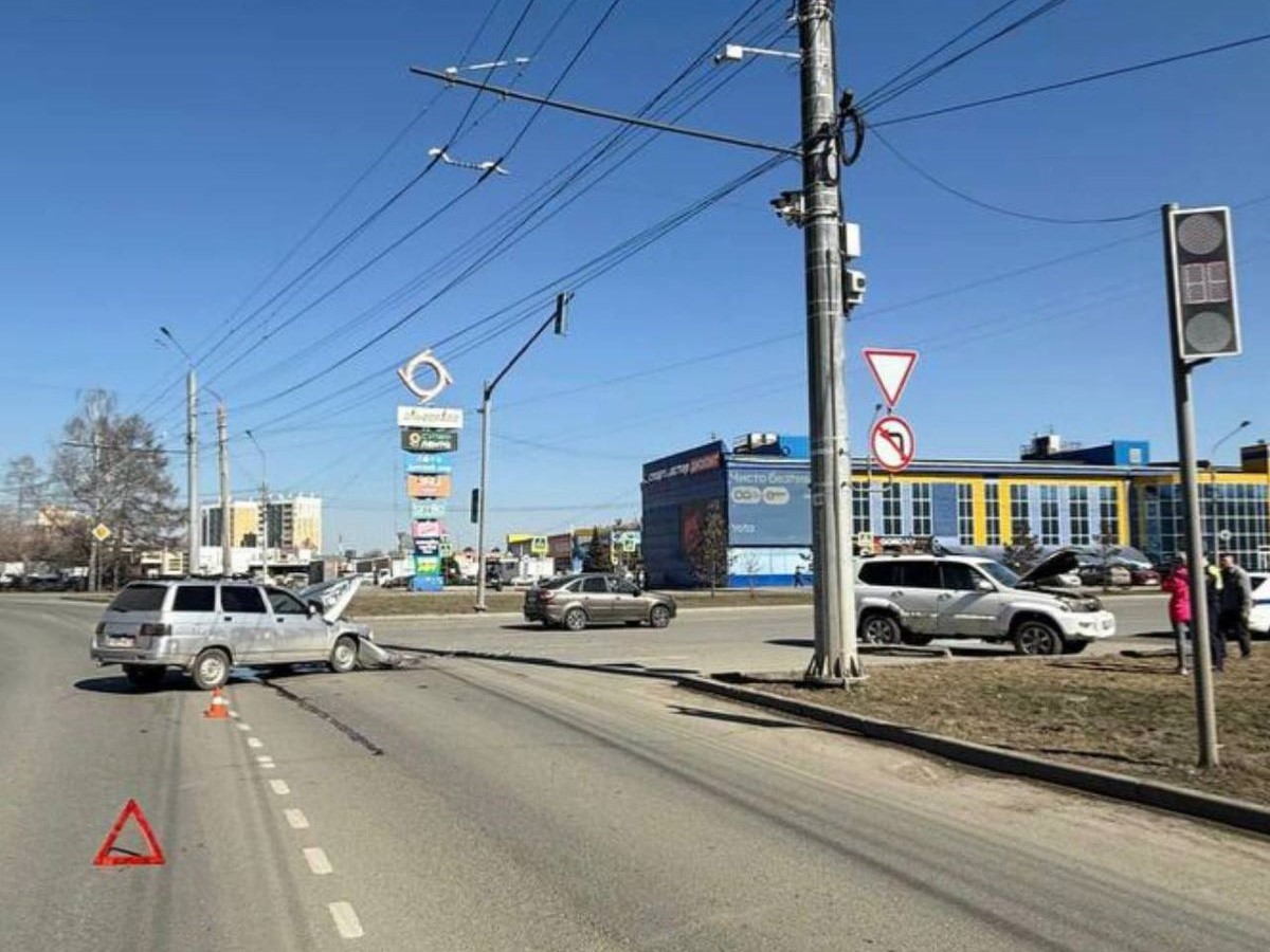 двое детей пострадали в ДТП с Крузаком