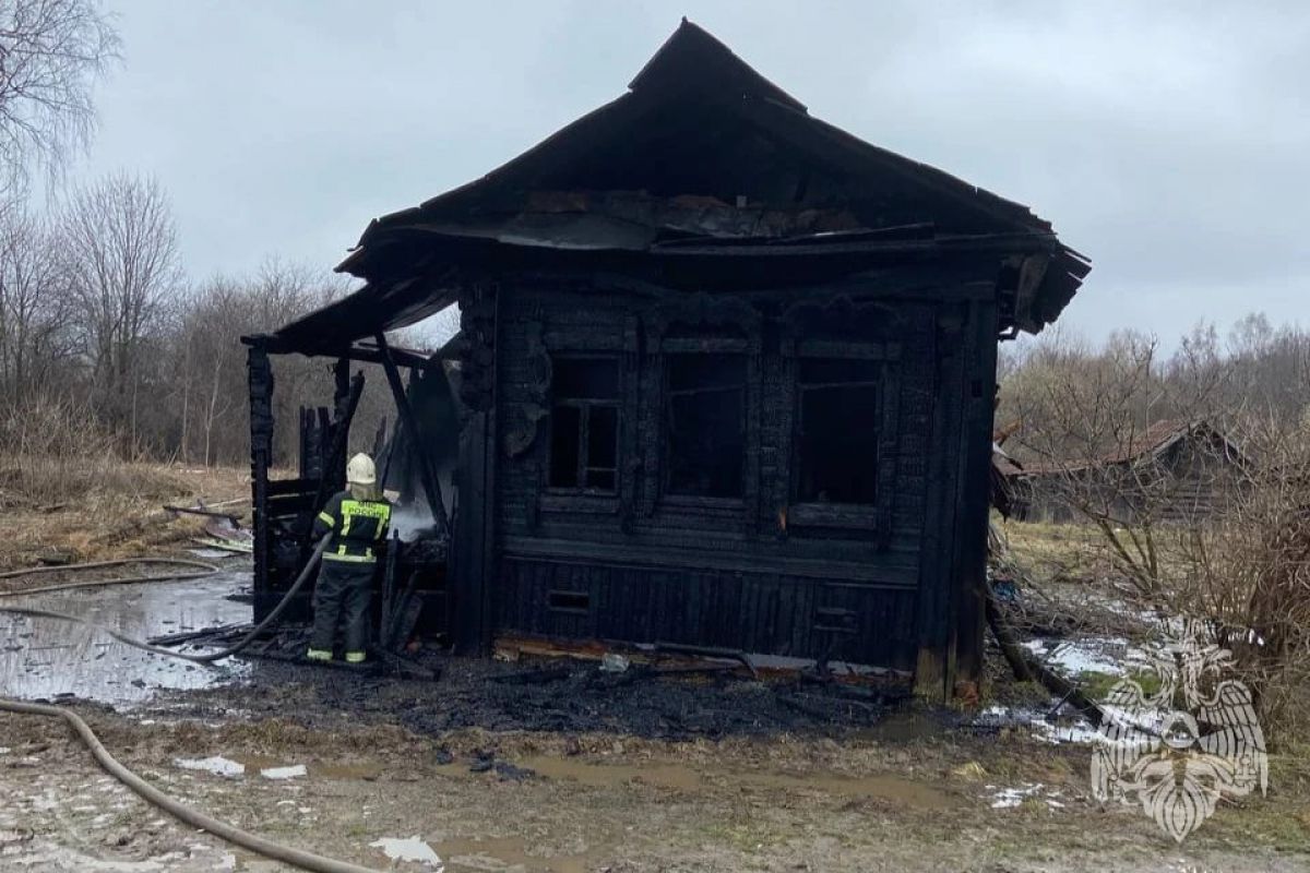 В Палехском районе огонь полностью уничтожил частный дом