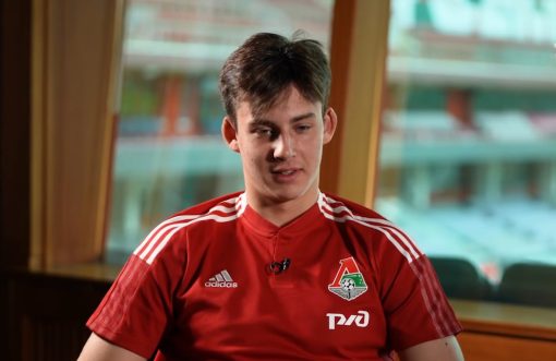 вратарь Даниил Худяков