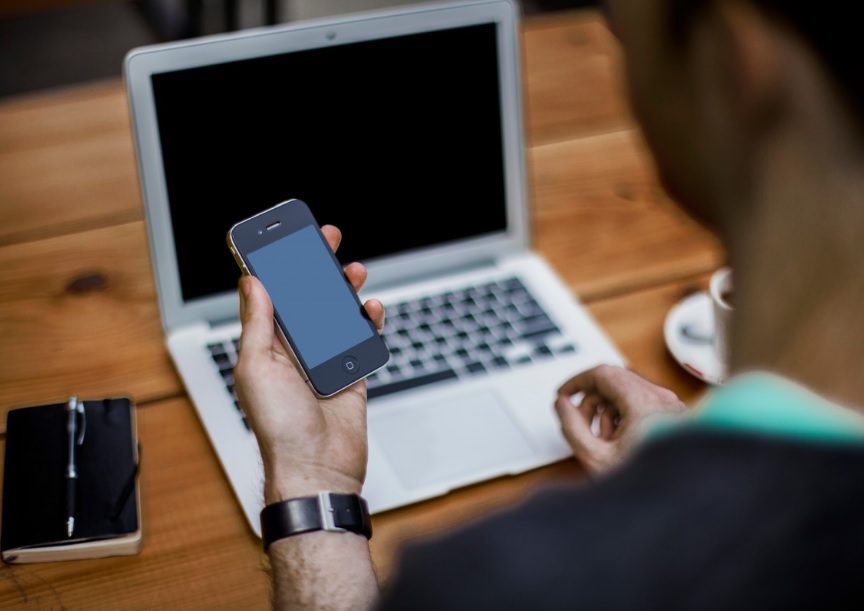 Пензяк отправил интимные фотографии незнакомцу с женским именем