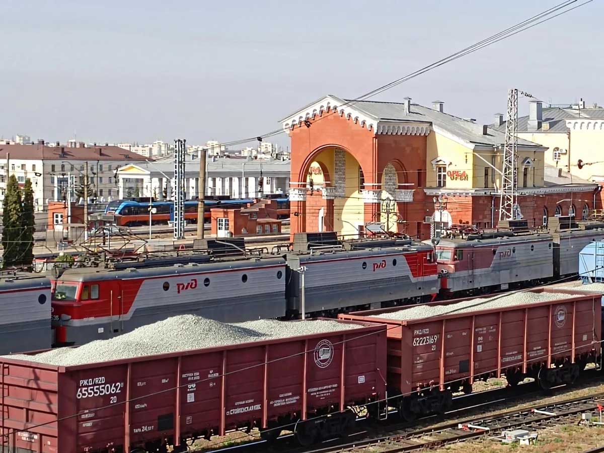 Погрузка на железной дороге в Орловской области