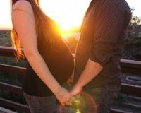 В день 8 апреля девушкам нельзя распускать волосы и давать в долг сахар