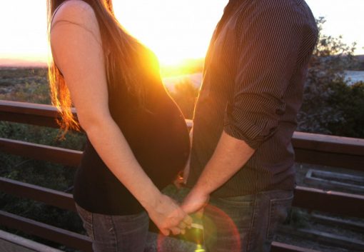 В день 8 апреля девушкам нельзя распускать волосы и давать в долг сахар