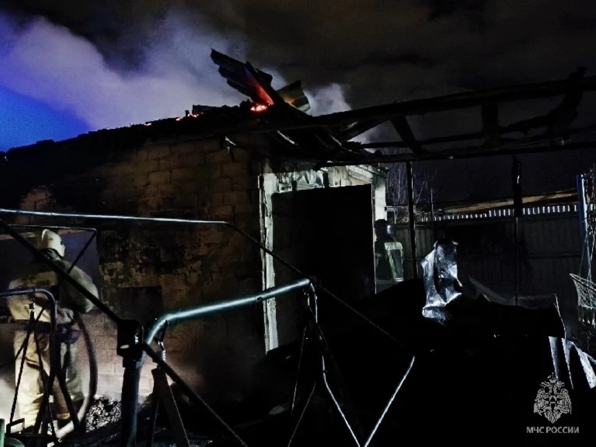 четыре человека пострадали на пожаре