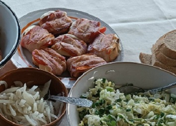Быстрая и необычайно вкусная закуска на решетке, пока жарится шашлык