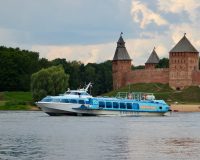 Когда в наш Волхов вернётся теплоход, курсирующий в деревню Взвад?