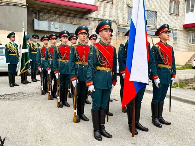 в Железнодорожном районе Ростова-на-Дону провели персональные парады для ветеранов