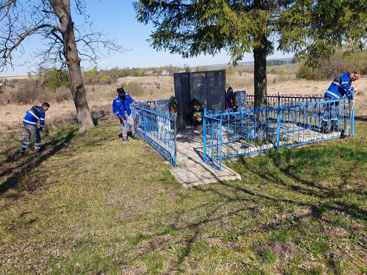 Орловские энергетики «Россети Центр» обустроили воинские захоронения ко Дню Победы