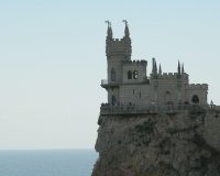 Что стало с кошкой Мусей, которую сбросили с «Ласточкиного гнезда» в море?
