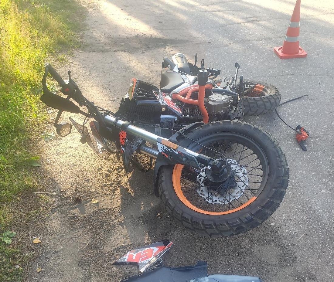 В Демянске с водителя автомобиля, сбившего подростка-мотоциклиста, взыскана компенсация морального вреда