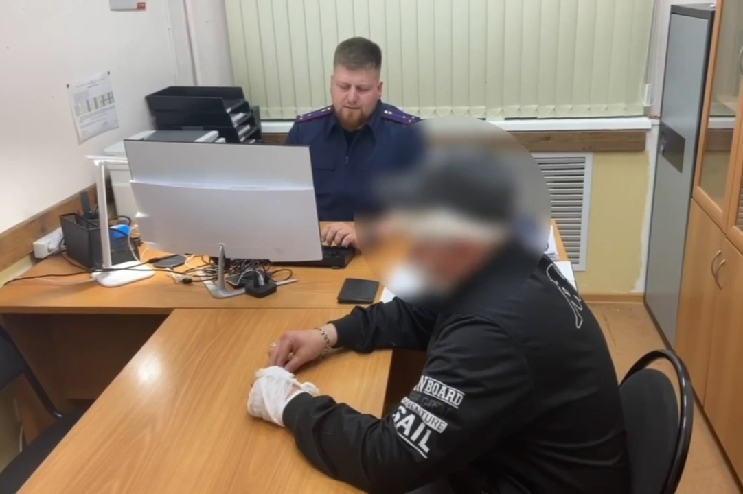 ЧП в Великом Новгороде: водитель-экспедитор порезал троих человек, одного насмерть