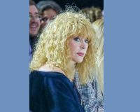 Алла Пугачева рассказала, что упала и сломала тазобедренный сустав