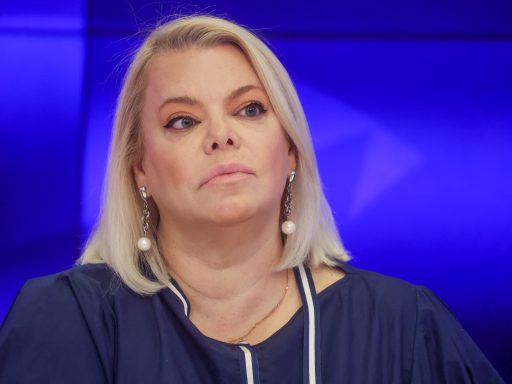 актриса Яна Поплавская