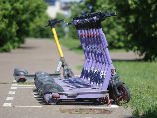 стоянка электросамокатов