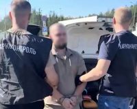 Новгородские оперативники пресекли транзит синтетических наркотиков из Петербурга в Мелитополь