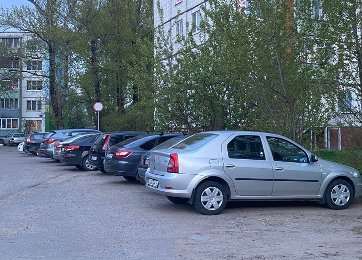 Пьяный пензяк разбил автомобиль, мешавший переходить ему дорогу