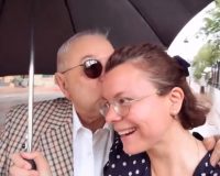 Сияющая от счастья Татьяна Брухунова показала прогулку под дождем с Петросяном