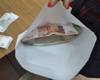 Пензяк подобрал в кафе выпавший в драке конверт с деньгами, но был пойман