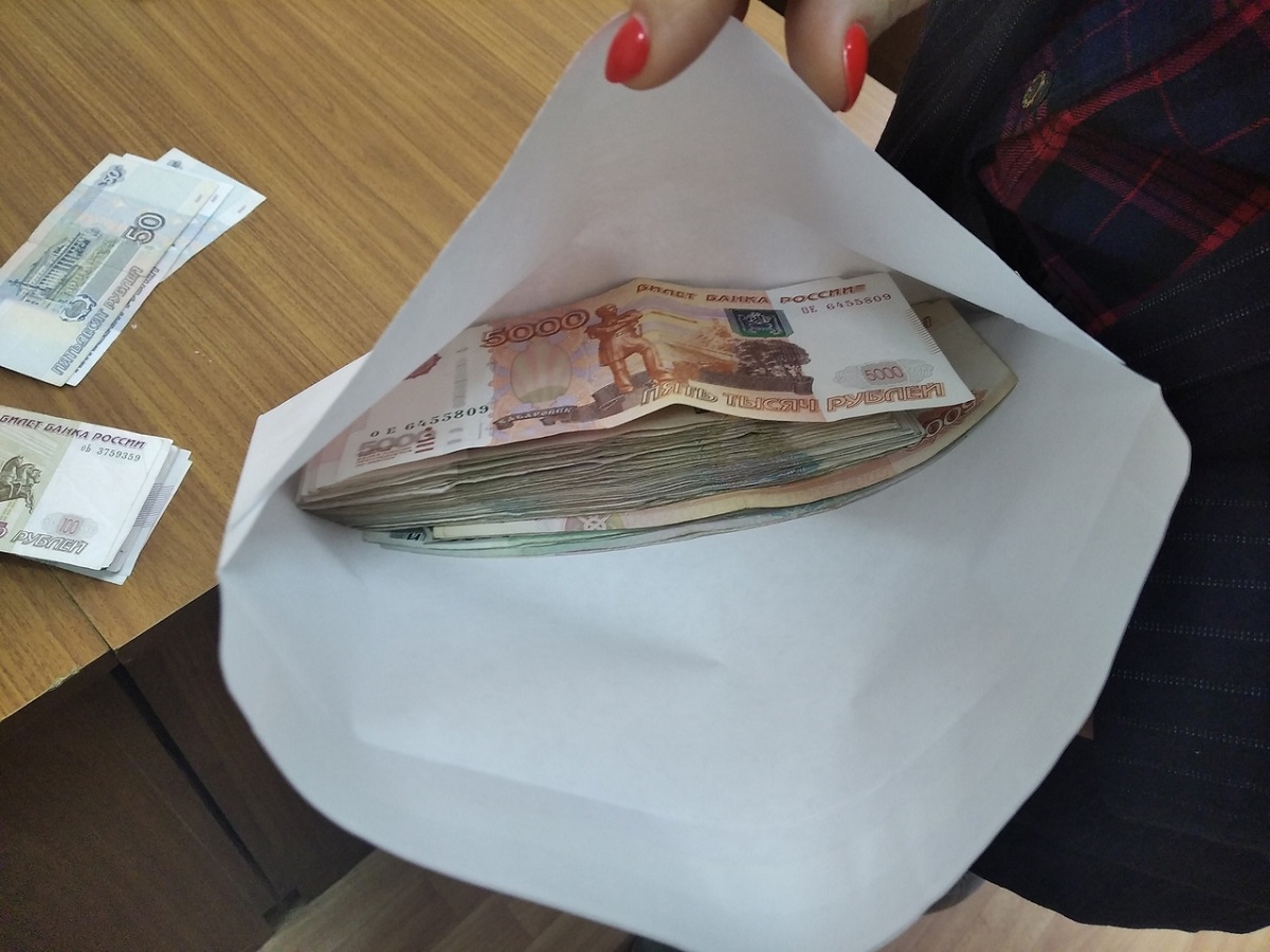 Пензяк подобрал в кафе выпавший в драке конверт с деньгами, но был пойман