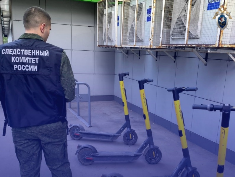 В Туле подросток на самокате сбил школьницу, и она попала в больницу