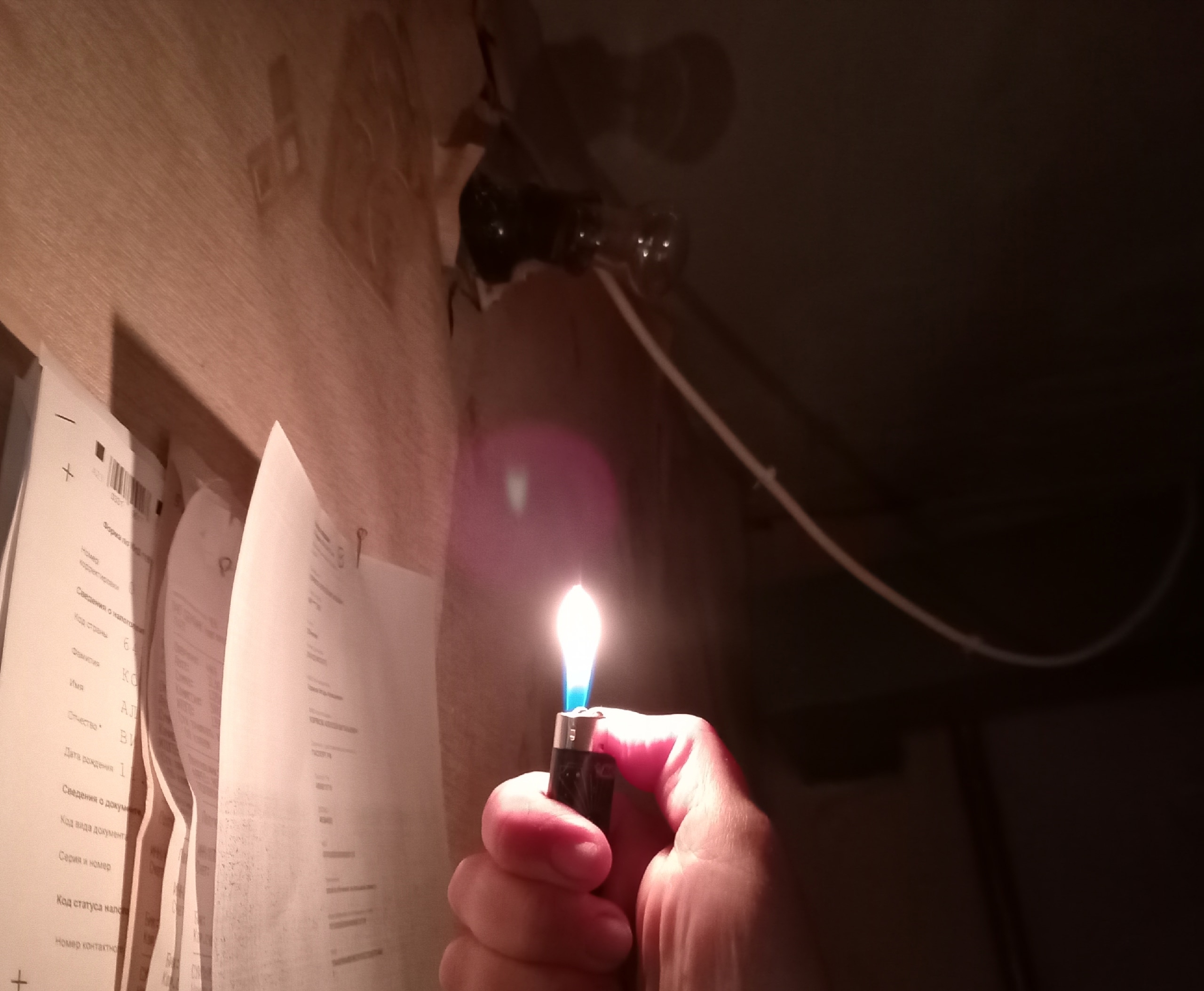 В качестве компенсации вреда за жизнь без света новгородской старушке выплатят деньги