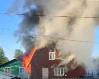 В Волотовском округе в огне пожара погибли два человека