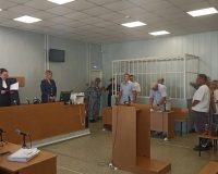 Обвиняемые в передаче взятки москвичи предстали перед судом в Валдае