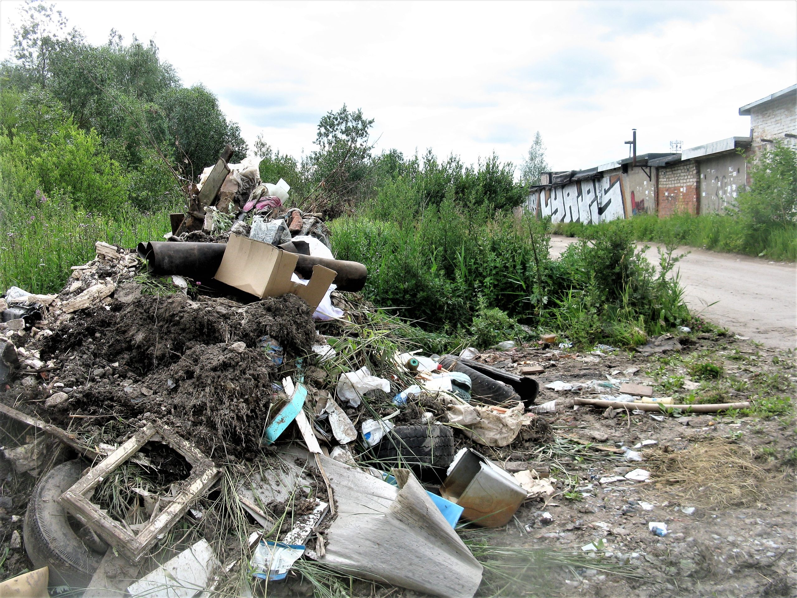 В Новгородской области за неубранный компанией «Экосити» мусор людям возвращают деньги