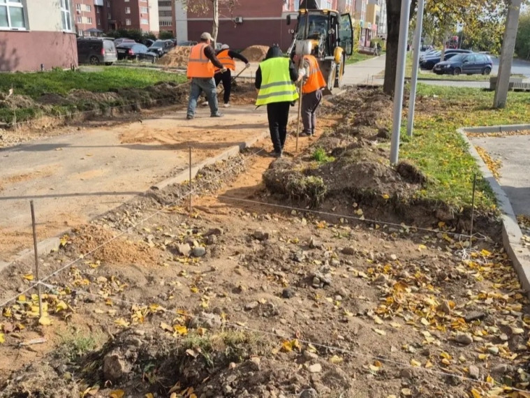 На 1-й Отрадной и Революционной в Иванове делают тротуары и велодорожку