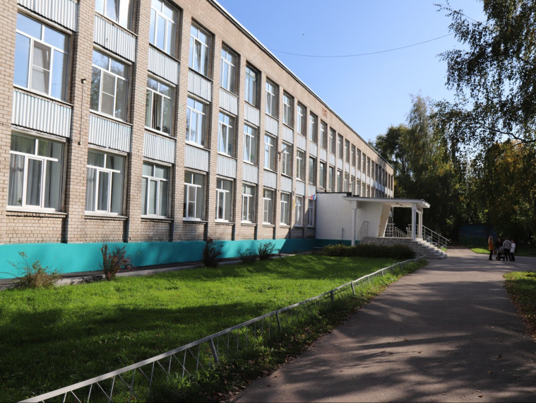 В ивановской школе №18 отремонтировали крышу, входы и создали электронный тир